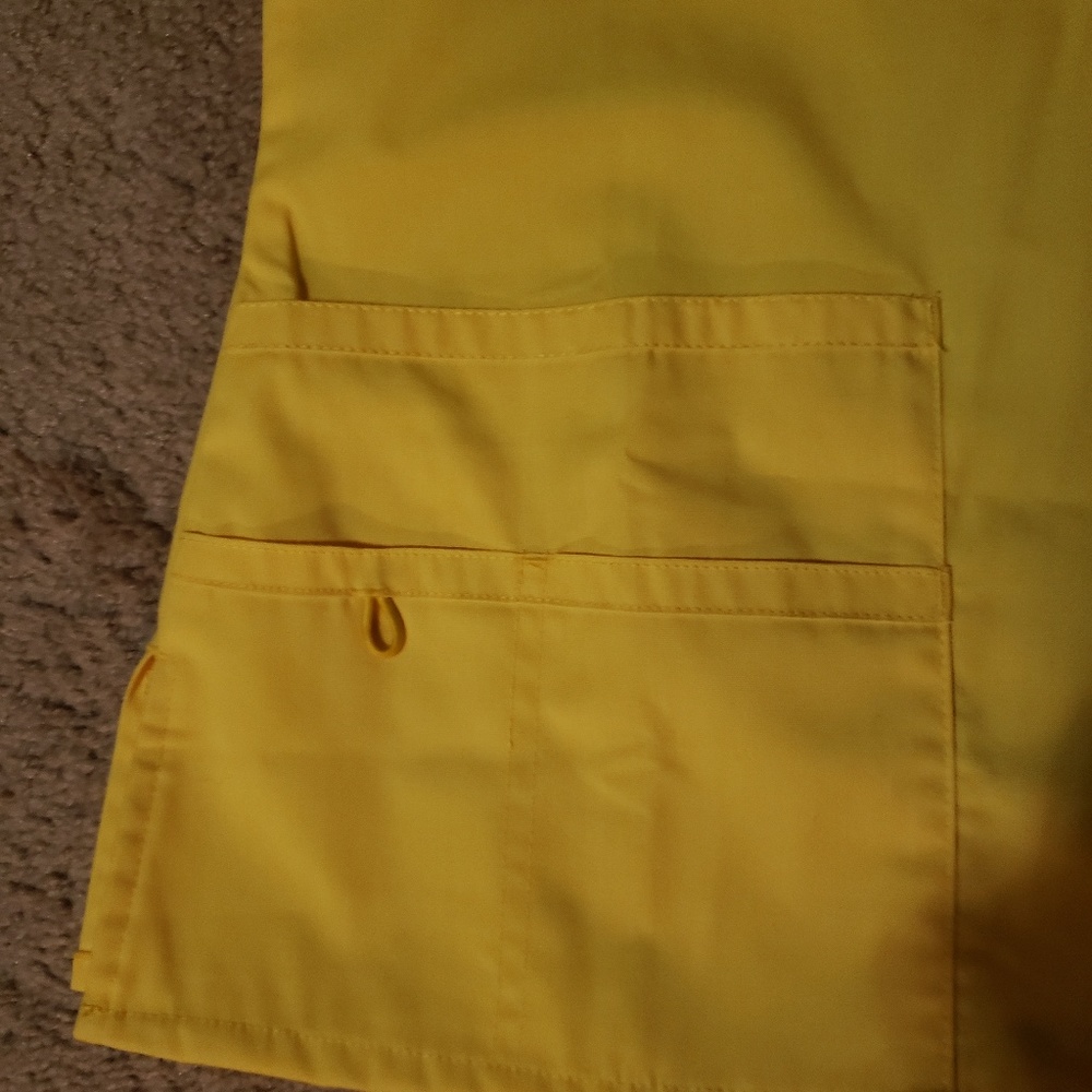 💛Scrub top💛 - Picture 4 of 4